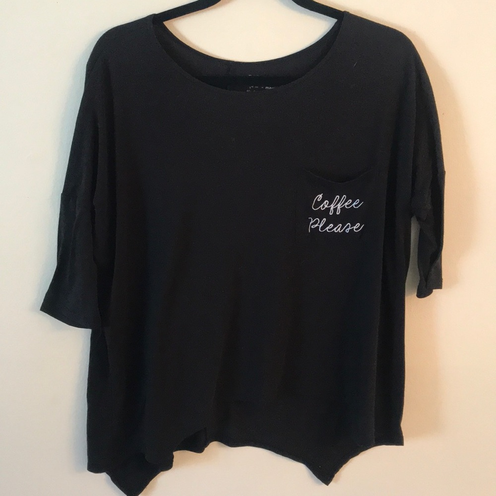 Quarter sleeve black lounge tee